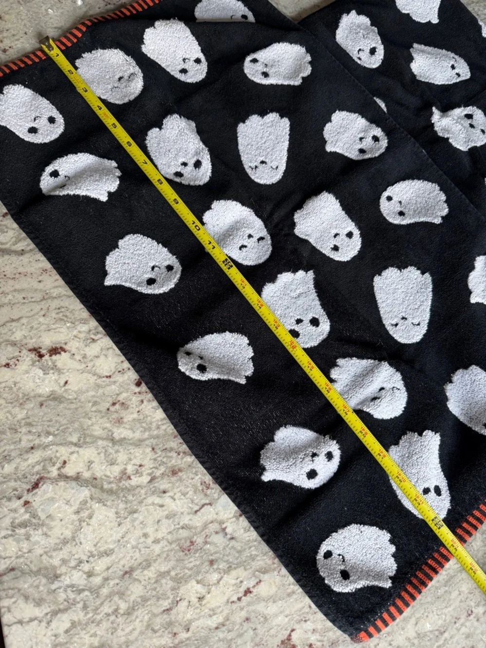 HOME CARO Ghost Pattern Black Hand Towel Set